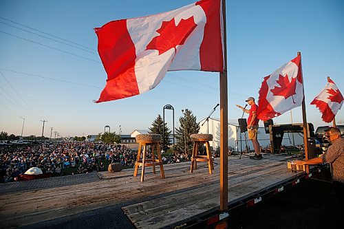 JOHN WOODS / WINNIPEG FREE PRESS
Shawn Enns, event organiser, speaks at an anti-COVID-19 restriction rally. About a thousand people came out to listen to speakers and show their discontent with COVID-19 restrictions in Winkler Monday, August 30, 2021. 

Reporter: Cody