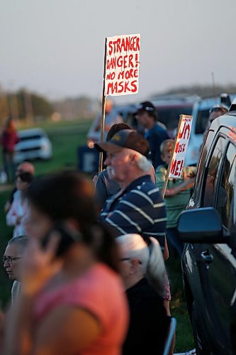 JOHN WOODS / WINNIPEG FREE PRESS
About a thousand people came out to listen to speakers and show their discontent with COVID-19 restrictions in Winkler Monday, August 30, 2021. 

Reporter: Cody