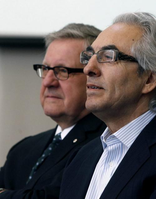 MIKE.DEAL@FREEPRESS.MB.CA 100504 - Tuesday, May 4th, 2010 Lloyd Axworthy, President and Vice-Chancellor at The University of Winnipeg and Phil Fontaine, former National Chief of the Assembly of First Nations at the funding announcement from the John D. and Catherine T. MacArthur Foundation to establish a prestigious international gragduate program with a focus on Indigenous development to be offered at The University of Winnipeg. MIKE DEAL / WINNIPEG FREE PRESS