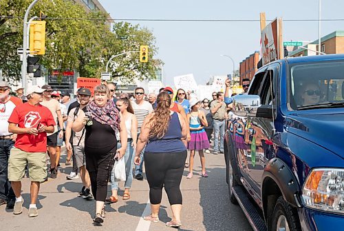 JESSICA LEE/WINNIPEG FREE PRESS

Hundreds gathered outside the Health Sciences Centre in Winnipeg on September 1st, blocking off parts of Sherbrook Street and William Avenue to protest against vaccines, vaccine passports and COVID restrictions.

Reporter: Cody Sellar