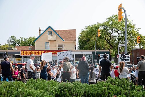 JESSICA LEE/WINNIPEG FREE PRESS

Hundreds gathered outside the Health Sciences Centre in Winnipeg on September 1st, blocking off parts of Sherbrook Street and William Avenue to protest against vaccines, vaccine passports and COVID restrictions.

Reporter: Cody Sellar