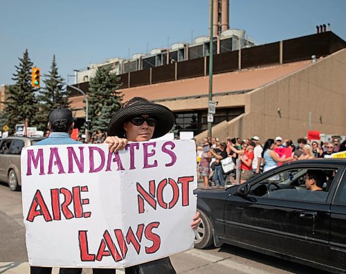 JESSICA LEE/WINNIPEG FREE PRESS

Hundreds gathered outside the Health Sciences Centre in Winnipeg on September 1st, blocking off parts of Sherbrook Street and William Avenue to protest against vaccines, vaccine passports and COVID restrictions.

Reporter: Cody Sellar