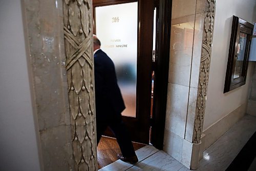 JOHN WOODS / WINNIPEG FREE PRESS
Manitoba interim Premier Kelvin Goertzen, who replaced Brian Pallister, walks back to his office after his first media conference at the legislature in Winnipeg Wednesday, September 1, 2021. 

Reporter: ?