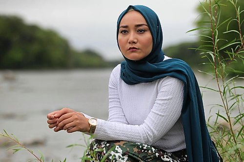 RUTH BONNEVILLE / WINNIPEG FREE PRESS

LOCAL - young afghans

Portrait of Zobaida Mohammed Hussaint aken along the Assiniboine River near the park Thursday. 

Story: for Melissa's feature about how young Afghan Canadians are responding to the crisis in Afghanistan. Zobaida is a young Hazara woman who spoke at Saturdays rally.


Sept 3rd,  2021
