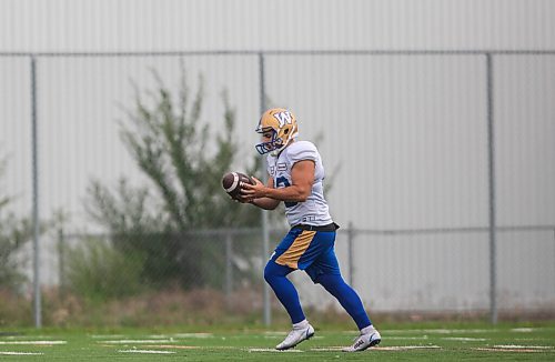 JESSICA LEE/WINNIPEG FREE PRESS

Winnipegs Blue Bombers practice training drills at University of Manitobas campus on September 2, 2021.

Reporter: Jeff Hamilton