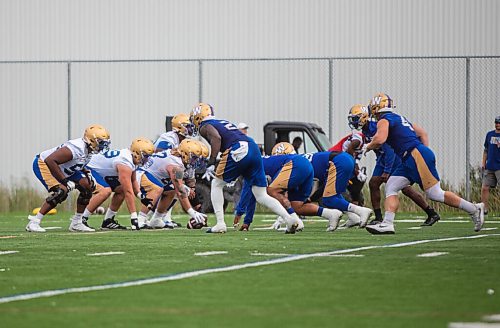 JESSICA LEE/WINNIPEG FREE PRESS

Winnipegs Blue Bombers practice training drills at University of Manitobas campus on September 2, 2021.

Reporter: Jeff Hamilton