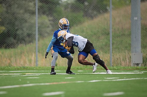 JESSICA LEE/WINNIPEG FREE PRESS

Winnipegs Blue Bombers practice training drills at University of Manitobas campus on September 2, 2021.

Reporter: Jeff Hamilton