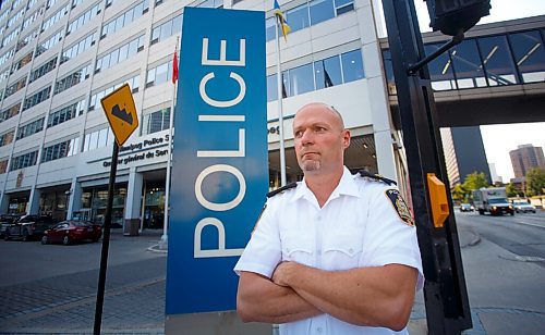 MIKE DEAL / WINNIPEG FREE PRESS
Inspector Elton Hall, Commander of the Winnipeg Police Service organized crimes unit outside the Police headquarters at 245 Smith Street.
See Erik Pindera story
210903 - Friday, September 03, 2021.