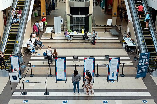 Daniel Crump / Winnipeg Free Press. A pop-up vaccination clinic at centre court in Polo Park mall is open from 1-7pm on Friday. September 3, 2021.