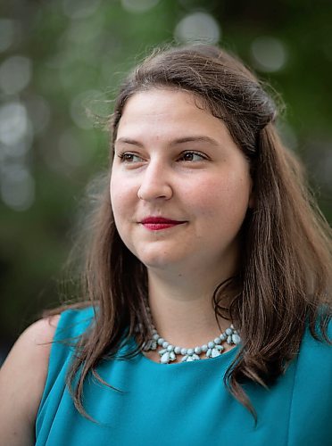 JESSICA LEE/WINNIPEG FREE PRESS

NDP candidate Meghan Waters poses for a portrait on September 3, 2021 in her neighbourhood of St. Boniface-St. Vital. 

Reporter: Dylan for split voting story