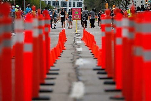 JOHN WOODS / WINNIPEG FREE PRESS
Runners prepare at the start at the Manitoba Marathon at the University of Manitoba in Winnipeg Sunday, September 5, 2021. 
Reporter: ?