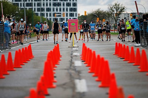 JOHN WOODS / WINNIPEG FREE PRESS
Runners prepare at the start at the Manitoba Marathon at the University of Manitoba in Winnipeg Sunday, September 5, 2021. 
Reporter: ?