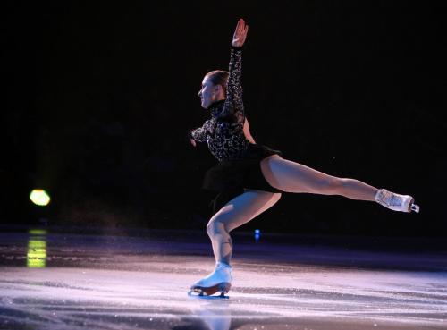 BORIS.MINKEVICH@FREEPRESS.MB.CA  100506 BORIS MINKEVICH / WINNIPEG FREE PRESS Stars on Ice - Joannie Rochette.