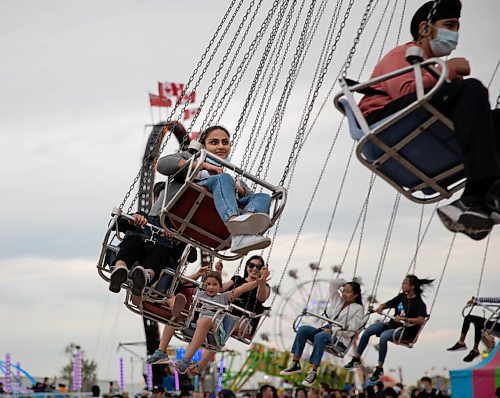 JESSICA LEE/WINNIPEG FREE PRESS

Families and friends attend the last day of the Red River Exhibition on September 6, 2021.

Reporter: Gabrielle