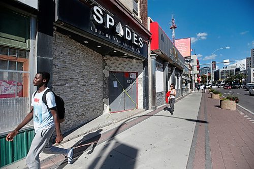 JOHN WOODS / WINNIPEG FREE PRESS
An alleged shooting occurred at Spades nightclub on Portage Ave in Winnipeg Tuesday morning, September 7, 2021. 

Reporter: ?