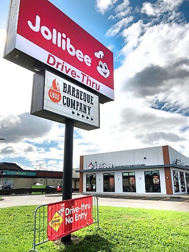 RUTH BONNEVILLE / WINNIPEG FREE PRESS

Biz - New Jollibee

Mug photo of the new Jollibee fast food restaurant on Nairn Ave.  


Sept 8th,  2021
