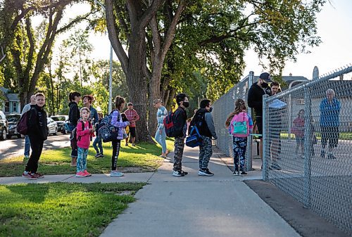 JESSICA LEE/WINNIPEG FREE PRESS

Students line up for the first day of school at Glenelm Community School on September 8, 2021.

Reporter: Maggie