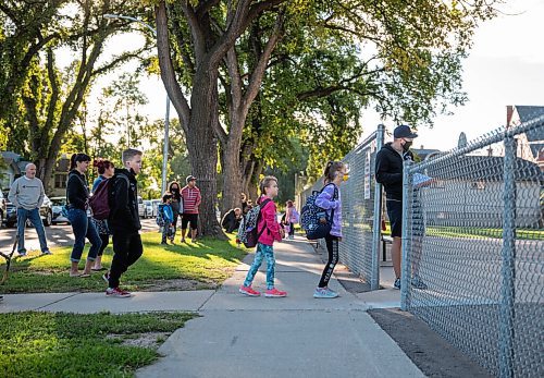 JESSICA LEE/WINNIPEG FREE PRESS

Students line up for the first day of school at Glenelm Community School on September 8, 2021.

Reporter: Maggie