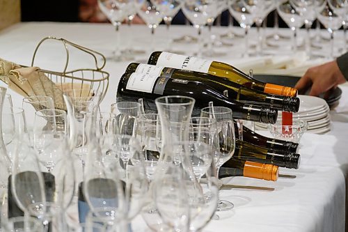 MIKE DEAL / WINNIPEG FREE PRESS
A table full of glasses and wines during the provincial sommelier competition at Hys (1 Lombard Place) in the Richardson Building Wednesday afternoon.
See Ben Sigurdson story
210908 - Wednesday, September 08, 2021.