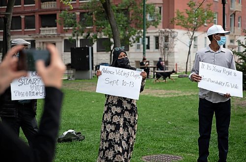 JESSICA LEE/WINNIPEG FREE PRESS

Newcomer groups host an event in Central Park on September 9, 2021 to encourage citizens with immigrant and refugee backgrounds to vote.

Reporter: Julia-Simone