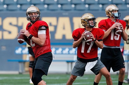 JOHN WOODS / WINNIPEG FREE PRESS
University of Manitoba Bison Des Catellier (12) at practice  Thursday, September 9, 2021. 

Reporter: Allen