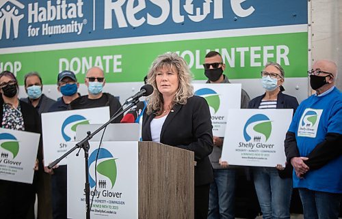JESSICA LEE/WINNIPEG FREE PRESS

Conservative candidate Shelly Glover makes a speech on September 10, 2021 at Restore Winnipeg. Glover announced her candidacy at Restore Winnipeg because like the store, she wants to renew, refresh and restore the party.

Reporter: Carol