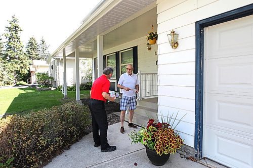 RUTH BONNEVILLE / WINNIPEG FREE PRESS

Local - Election Duguid 

Liberal Candidate in Wpg South, Terry Duguid, taels to a resident and supporter, Will Enns while campaigning in his riding for re-election on Friday. 


Sept 10th,  2021
