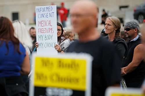 JOHN WOODS / WINNIPEG FREE PRESS
About 150 anti-maskers/vaxxers gathered at the MB Legislature and walked to the City Hall in protest against COVID-19 vaccinations and masks in Winnipeg Monday, September 13, 2021. 

Reporter: Silva