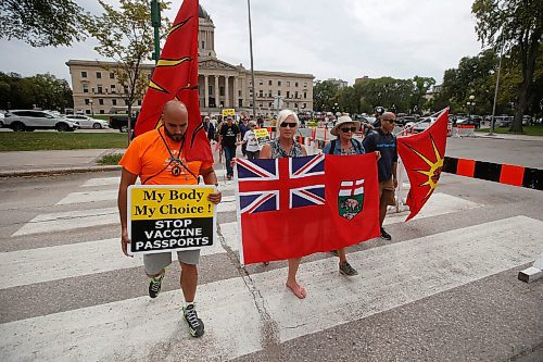 JOHN WOODS / WINNIPEG FREE PRESS
About 150 anti-maskers/vaxxers gathered at the MB Legislature and walked to the City Hall in protest against COVID-19 vaccinations and masks in Winnipeg Monday, September 13, 2021. 

Reporter: Silva