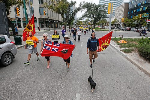 JOHN WOODS / WINNIPEG FREE PRESS
About 150 anti-maskers/vaxxers gathered at the MB Legislature and walked to the City Hall in protest against COVID-19 vaccinations and masks in Winnipeg Monday, September 13, 2021. 

Reporter: Silva