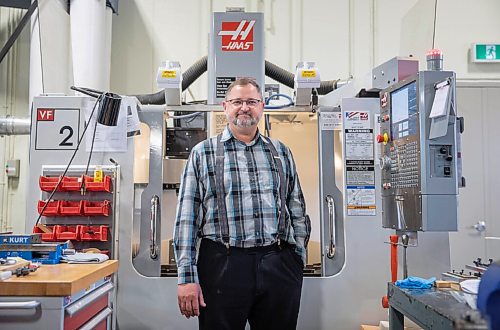 JESSICA LEE/WINNIPEG FREE PRESS

Jack Maendel, CEO of EcoPoxy, poses for a portrait in front of a milling machine at company headquarters in Winnipeg on September 13, 2021. The company converts soybean oil, which is usually a waste product, to make epoxy.

Reporter: Martin
