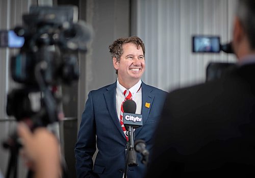JESSICA LEE/WINNIPEG FREE PRESS

Shannon Martin answers media questions during a scrum after his announcement for PC leadership.

Shannon Martin, MLA for McPhillips, announces on September 13, 2021 at Bayview Construction Ltd. his plan to run for PC leadership.

Reporter: Carol