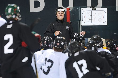 JOHN WOODS / WINNIPEG FREE PRESS
Tyler Metcalfe, coach of the Sturgeon Heights Huskies runs practice at Keith Bodley Arena in Winnipeg Monday, September 13, 2021. 

Reporter: Sawatzky