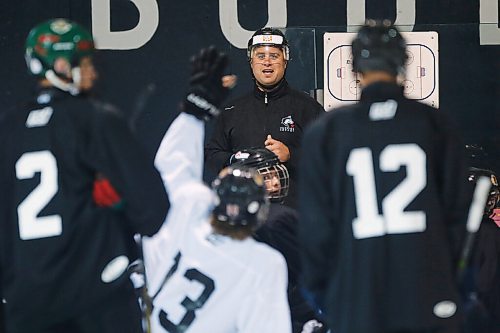 JOHN WOODS / WINNIPEG FREE PRESS
Tyler Metcalfe, coach of the Sturgeon Heights Huskies runs practice at Keith Bodley Arena in Winnipeg Monday, September 13, 2021. 

Reporter: Sawatzky