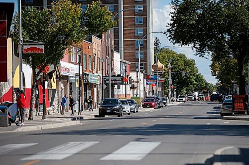 JOHN WOODS / WINNIPEG FREE PRESS
Selkirk Avenue in Winnipeg Tuesday, September 14, 2021. Mike Watts, Brothers Pharmacy manager and pharmacist, at the Selkirk Street pharmacy was robbed of a bottle of methadone on Monday.

Reporter: Pindera