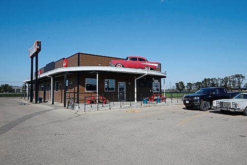 JOHN WOODS / WINNIPEG FREE PRESS
Twisters, a local business in Winkler, Wednesday, September 15, 2021. Many in southern Manitoba region do not agree with COVID-19 vaccines, masks and vaccine passports.

Reporter: Abas