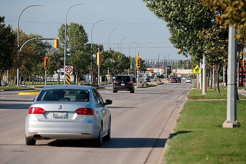 JOHN WOODS / WINNIPEG FREE PRESS
Main Street in Winkler Wednesday, September 15, 2021. Many in southern Manitoba region do not agree with COVID-19 vaccines, masks and vaccine passports.

Reporter: Abas