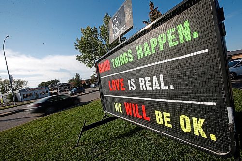 JOHN WOODS / WINNIPEG FREE PRESS
Street signage at a local business in Winkler Wednesday, September 15, 2021. Many in southern Manitoba region do not agree with COVID-19 vaccines, masks and vaccine passports.

Reporter: Abas