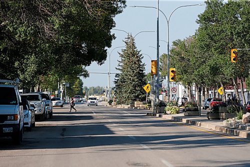 JOHN WOODS / WINNIPEG FREE PRESS
Street scene in Winkler Wednesday, September 15, 2021. Many in southern Manitoba region do not agree with COVID-19 vaccines, masks and vaccine passports.

Reporter: Abas