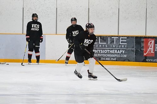 MIKE DEAL / WINNIPEG FREE PRESS
Students tryout for the College Jeanne-Sauve varsity girls hockey team at the Dakota Community Centre Thursday morning.
See Mike Sawatzky story
210916 - Thursday, September 16, 2021.