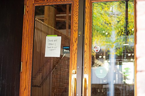 MIKE SUDOMA / Winnipeg Free Press
A closed sign stuck to the inside of the front doors to Forth Coffee Shop Friday afternoon.
September 17, 2021