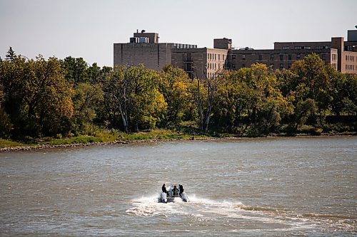 Daniel Crump / Winnipeg Free Press. Members of the Winnipeg Fire Department and the Canadian Navy conduct training on the Red River near the Forks on Saturday afternoon. September 18, 2021.