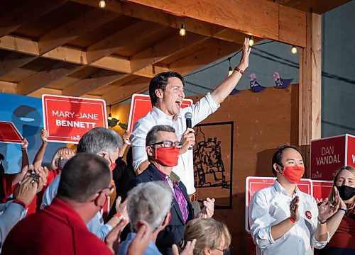 JESSICA LEE/WINNIPEG FREE PRESS

Prime Minister Justin Trudeau gives a speech surrounded by Liberal candidates at The Blue Note Park in Winnipeg during a campaign stop on September 19, 2021.

Reporter: Danielle
