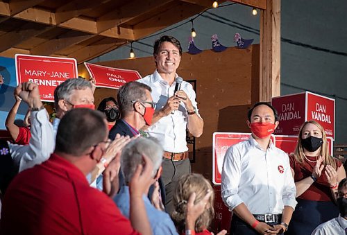 JESSICA LEE/WINNIPEG FREE PRESS

Prime Minister Justin Trudeau gives a speech surrounded by Liberal candidates at The Blue Note Park in Winnipeg during a campaign stop on September 19, 2021.

Reporter: Danielle

