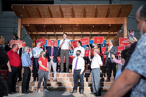 JESSICA LEE/WINNIPEG FREE PRESS

Prime Minister Justin Trudeau gives a speech surrounded by Liberal candidates at The Blue Note Park in Winnipeg during a campaign stop on September 19, 2021.

Reporter: Danielle

