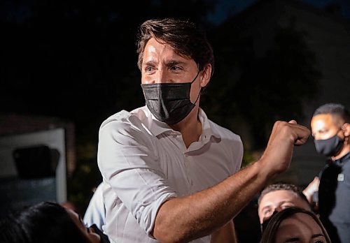 JESSICA LEE/WINNIPEG FREE PRESS

Prime Minister Justin Trudeau at a campaign stop at The Blue Note Park in Winnipeg on September 19, 2021.


Reporter: Danielle