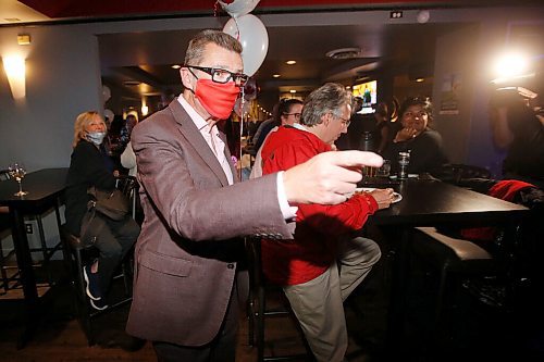 JOHN WOODS / WINNIPEG FREE PRESS Doug Eyolfson, Liberal candidate in Charleswood-St James-Assiniboia-Headingley, arrives for a party at their restaurant location, the Cork and Flame on Portage Avenue, in Winnipeg Monday, September 20, 2021. 

Reporter: Katie