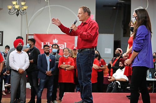 JASON HALSTEAD / WINNIPEG FREE PRESS

Kevin Lamoureux, Liberal candidate for Winnipeg North, celebrates re-election at his campaign office on Sept 20, 2021 as federal election results came in.