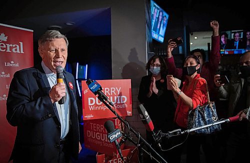 JESSICA LEE/WINNIPEG FREE PRESS

Liberal candidate Terry Duguid gives a celebration speech at Nicolinos Restaurant after winning in his riding in Winnipeg South on September 20, 2021.

Reporter: Joyanne

