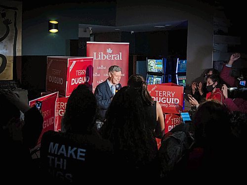 JESSICA LEE/WINNIPEG FREE PRESS

Liberal candidate Terry Duguid gives a celebration speech at Nicolinos Restaurant after winning in his riding in Winnipeg South on September 20, 2021.

Reporter: Joyanne

